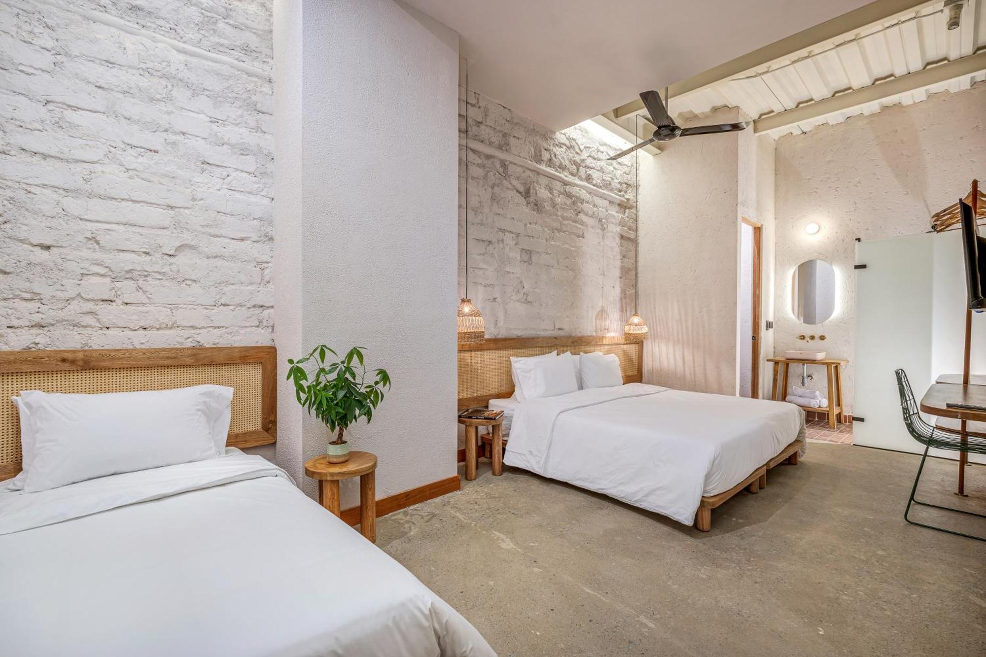 Botanica Casa Hotel Manila By Housy Host Медельин Экстерьер фото