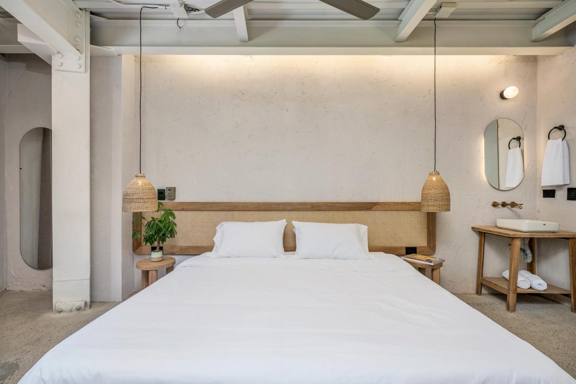 Botanica Casa Hotel Manila By Housy Host Медельин Экстерьер фото