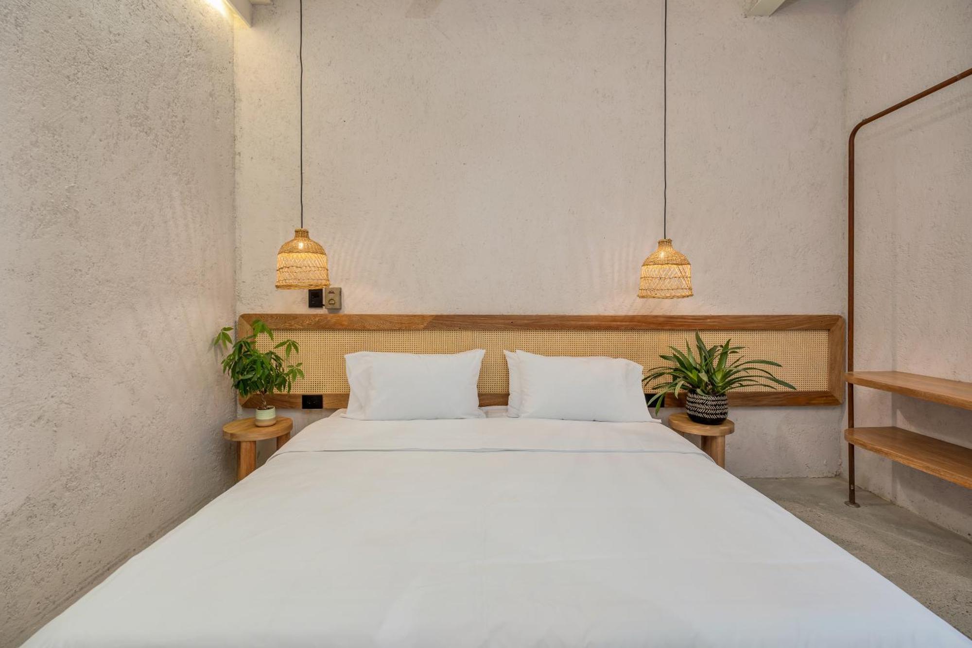 Botanica Casa Hotel Manila By Housy Host Медельин Экстерьер фото